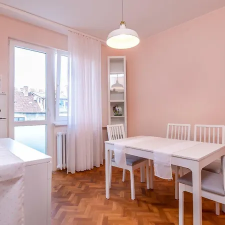 Let The Sunshine In Two Bedroom Loft Central *